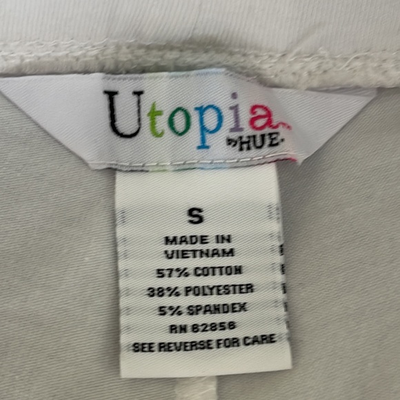 11. ๐SALE 3 for $20๐ NWOT Utopia by HUE White Mid-Rise Capri Leggings, Size S. - Picture 4 of 5